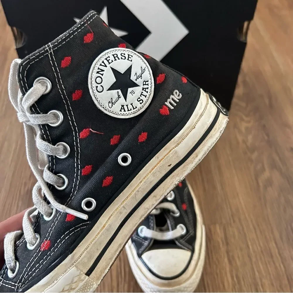 CONVERSE all Star Chuck Taylor hi top kiss lips embroidered lace up shoes sz7 - Picture 7 of 9